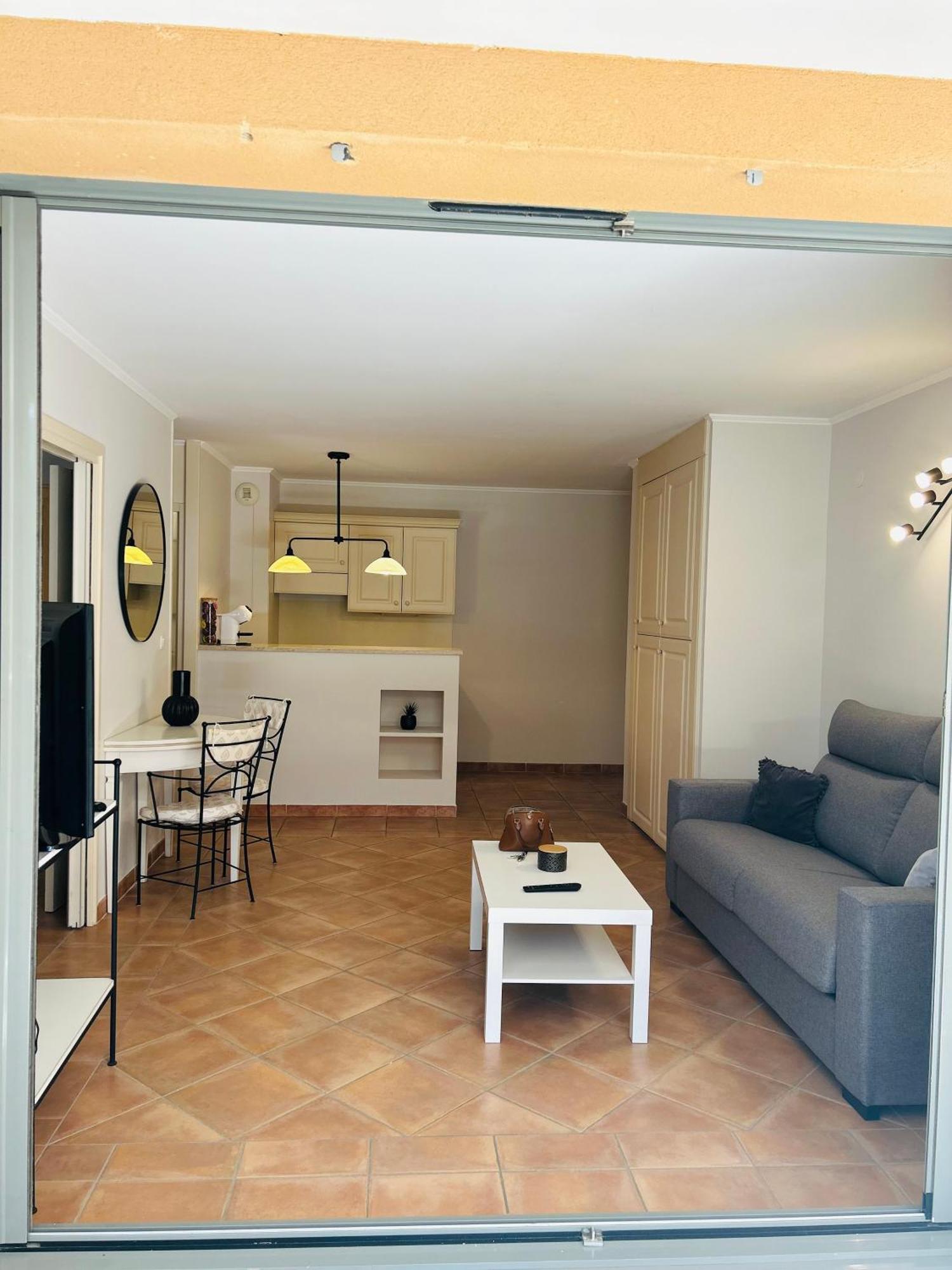 Confort Avec Clim Et Terrasse