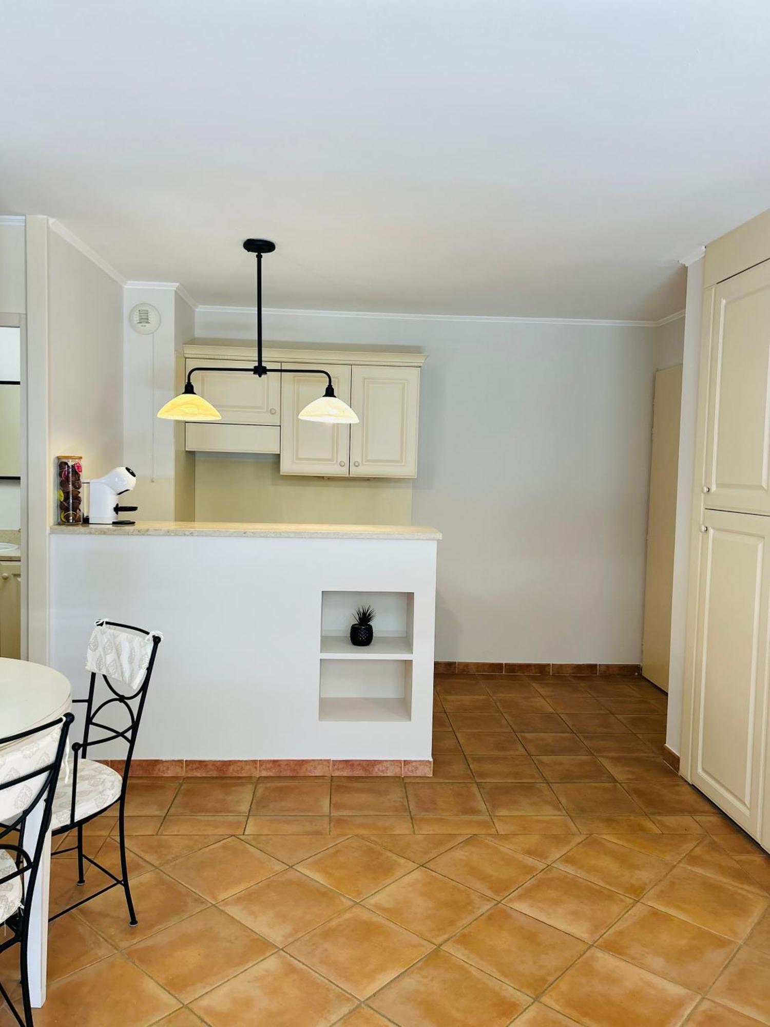 Confort Avec Clim Et Terrasse